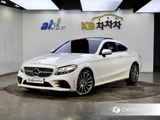 Mercedes-Benz C-Class W205 2019 Белый из Кореи