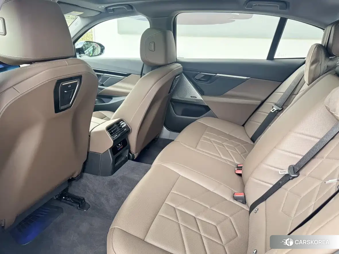 BMW 5 series 2026 Черный из Китая