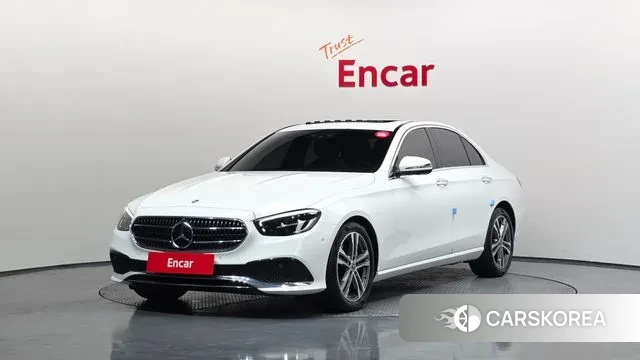 Mercedes-Benz E-Class W213 2023 Белый из Кореи