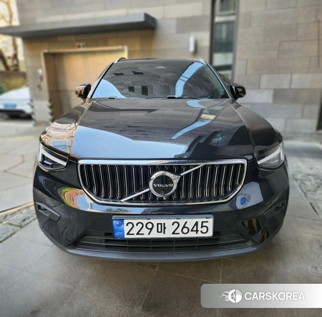 Volvo XC40 2024 Черный из Кореи
