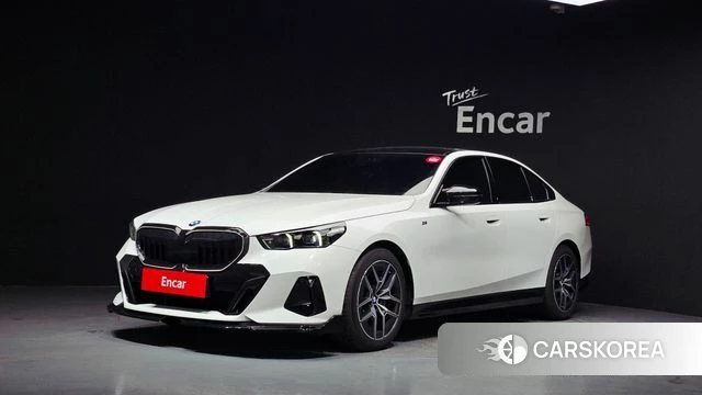 BMW 5 Series (G60) 2025 Белый из Кореи