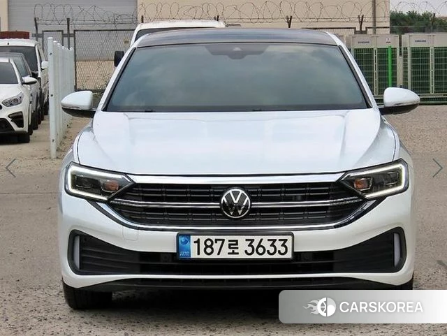 Volkswagen 7th Generation of Jetta 2023 Белый из Кореи