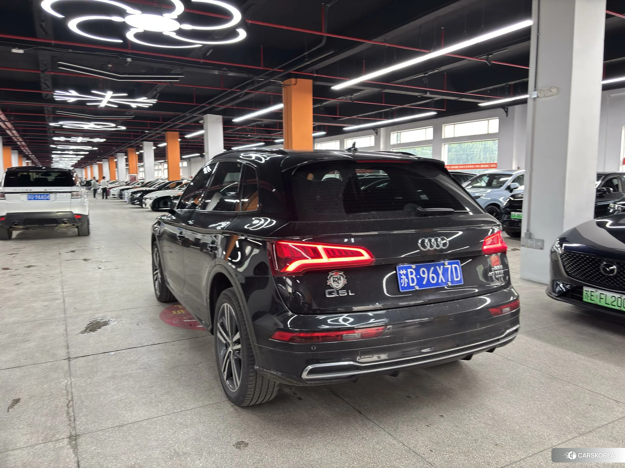 Audi Q5L 2019 Черный из Китая
