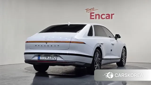 Hyundai Grandeur (GN7) 2023 Белый из Кореи