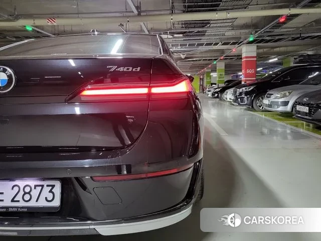 BMW 7 Series (G70) 2023 Черный из Кореи