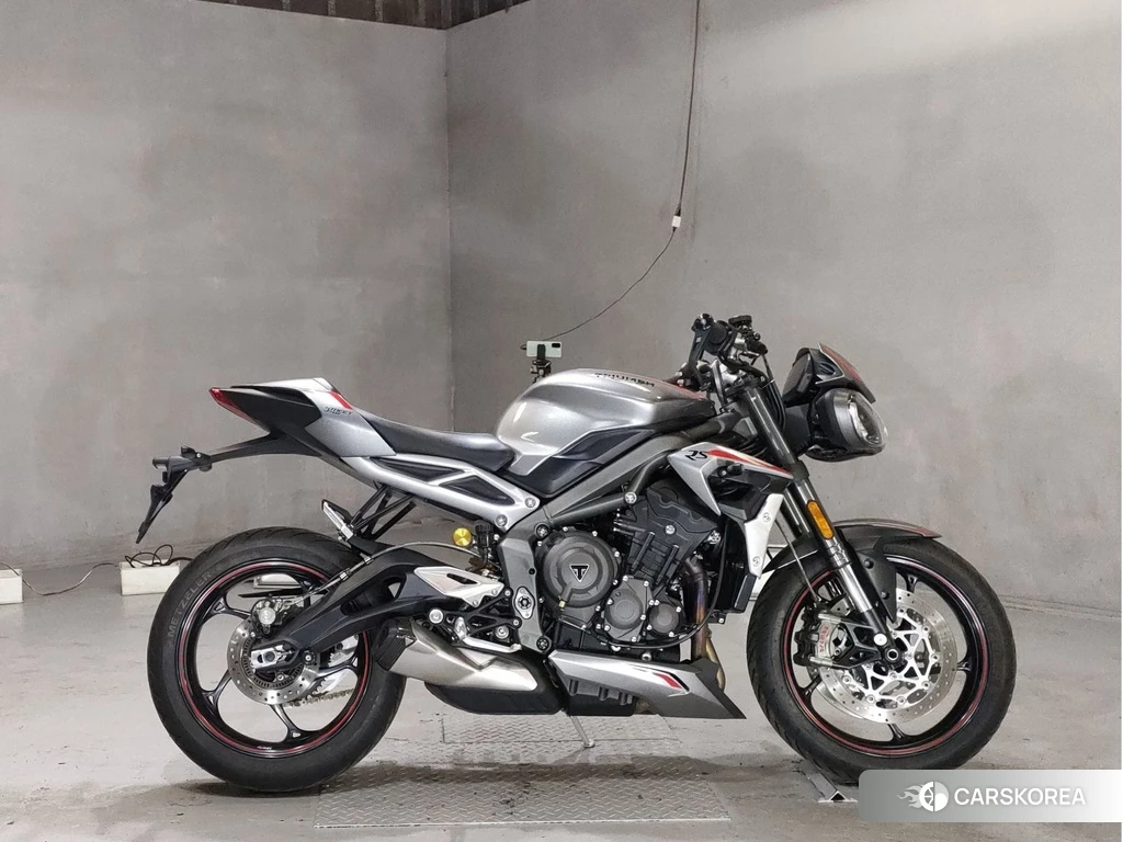 Проданный Triumph STREET TRIPLE 765 RS 2020 из Японии, фото 2