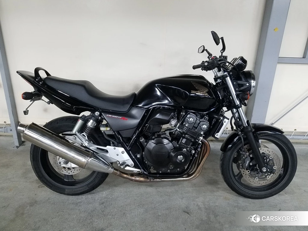 Проданный Honda CB400SF 2010 из Японии