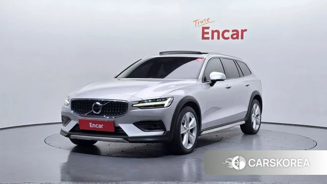 Volvo V60 Cross-Country 2nd Generation 2020 Серебряный из Кореи