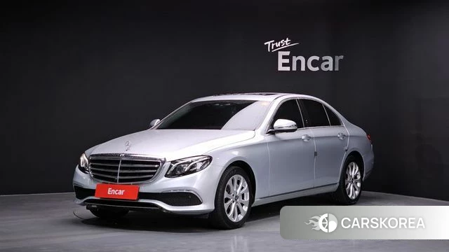 Mercedes-Benz E-Class W213 2018 Серебряный из Кореи