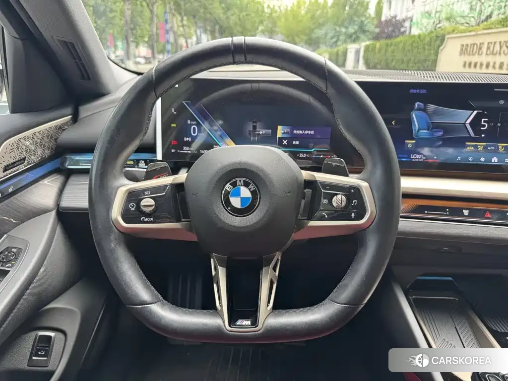 BMW 5 series 2025 Черный из Китая