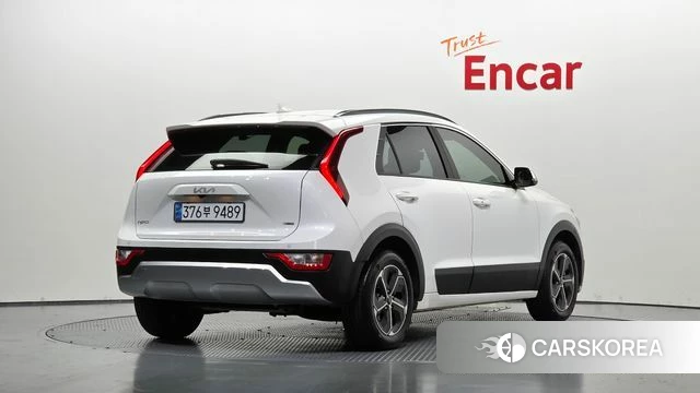 Kia Di Ol Nu Niro 2022 Белый из Кореи