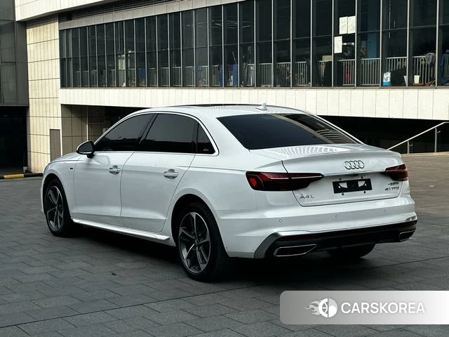 Audi A4L 2021 Белый из Китая
