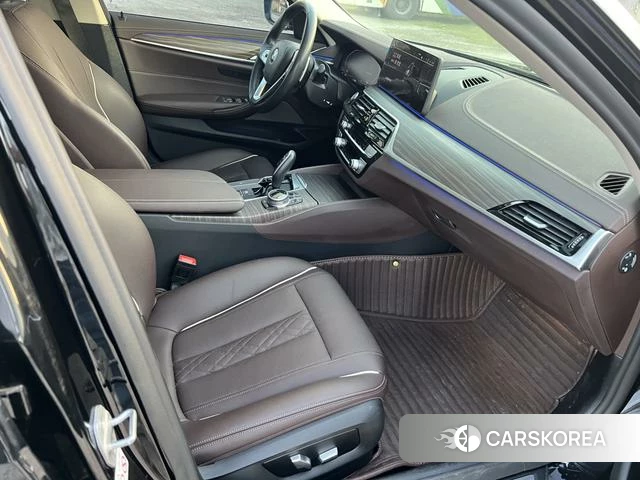 BMW 5 series 2021 Черный из Китая