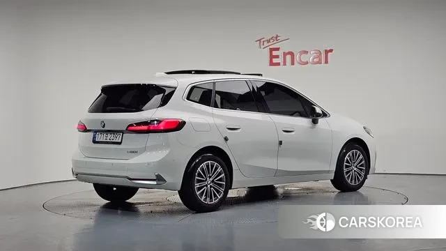 BMW 2 Series Active Tourer (U06) 2023 Белый из Кореи