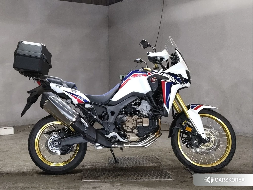 Проданный Honda CRF1000L AFRICA TWIN 2017 из Японии, фото 2