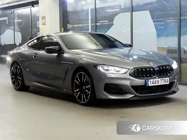 BMW 8 Series (G15) 2023 Серебристо-серый из Кореи