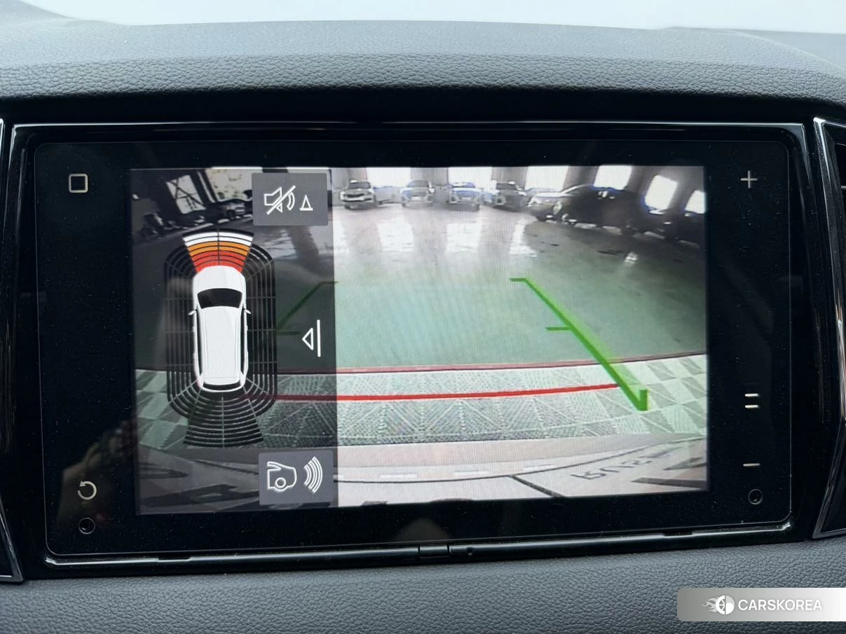 Skoda Krok 2023 Белый из Китая