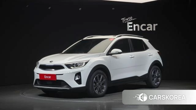 Kia Stonic 2019 Белый из Кореи