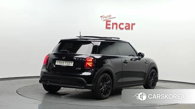 Mini Cooper 2023 Черный из Кореи