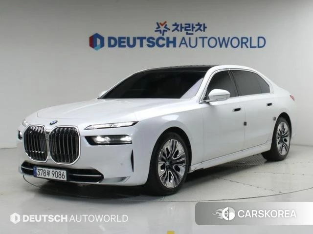 BMW 7 Series (G70) 2023 Белый из Кореи