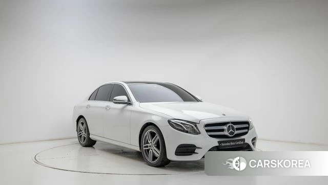 Mercedes-Benz E-Class W213 2020 Белый из Кореи