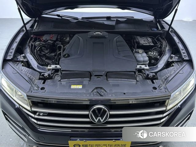 Volkswagen Touareg 2021 Черный из Китая