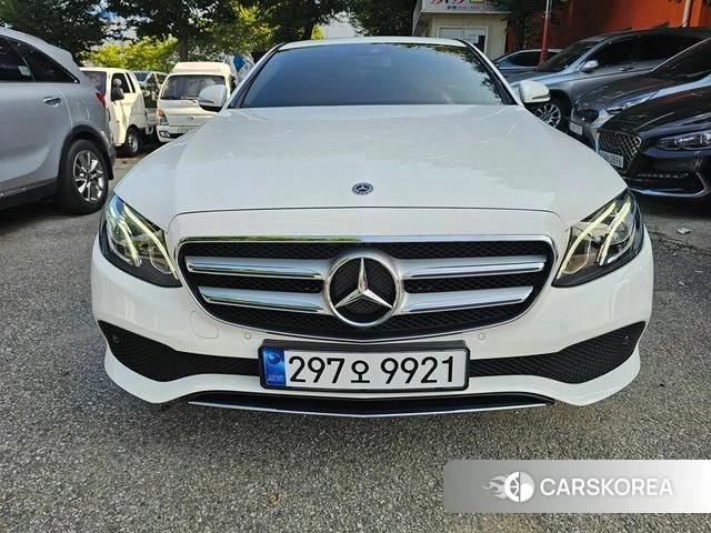 Mercedes-Benz E-Class W213 2019 Белый из Кореи