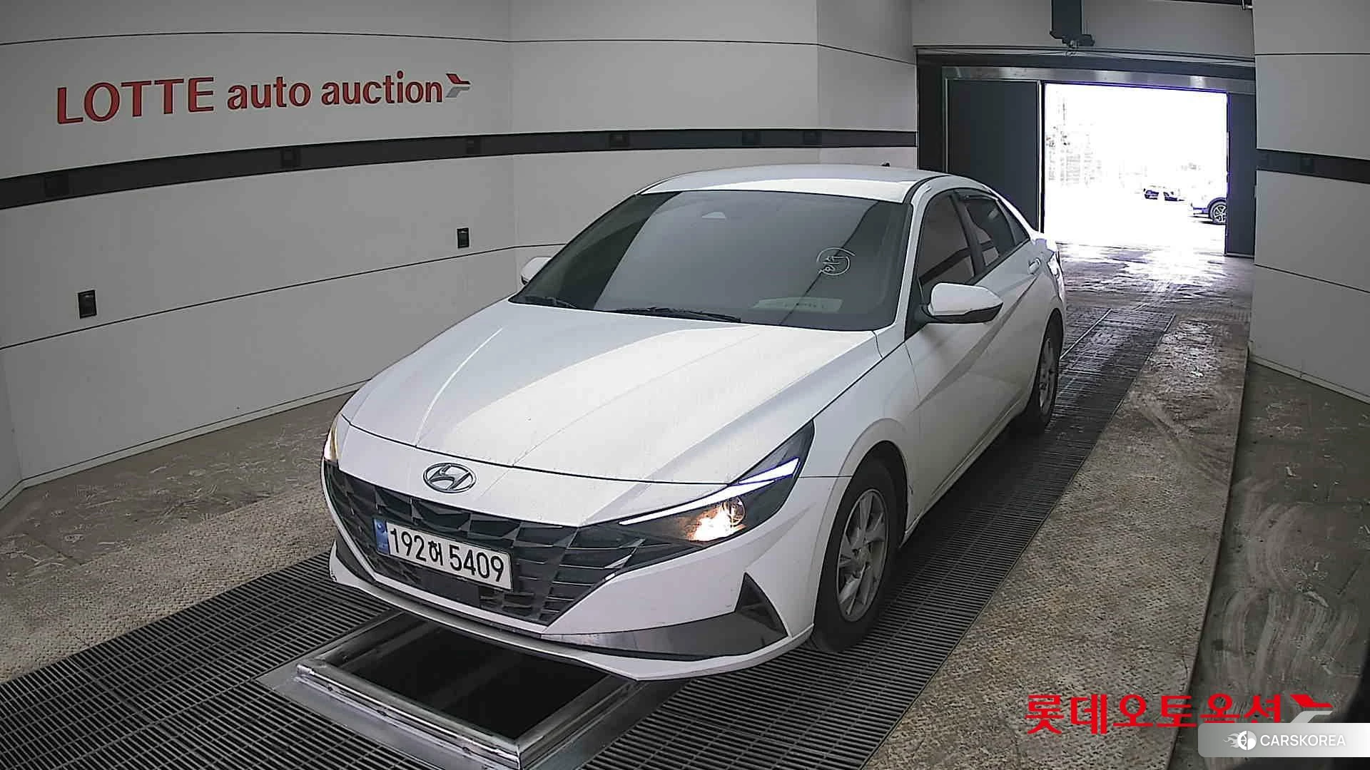 Hyundai Avante 2023 Atlas White из Кореи