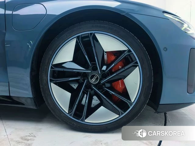 Audi RS e-tron GT 2023 Синий из Китая