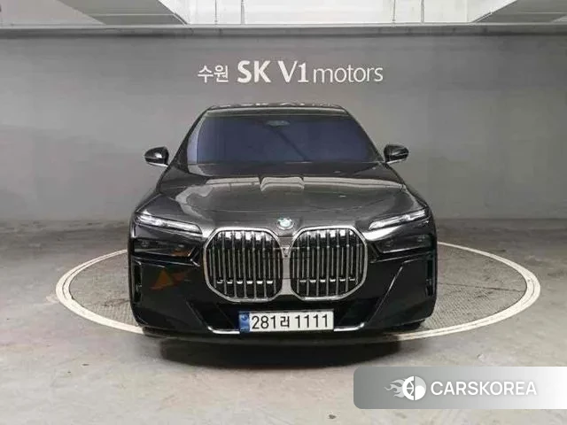 BMW 7 Series (G70) 2024 Черный из Кореи