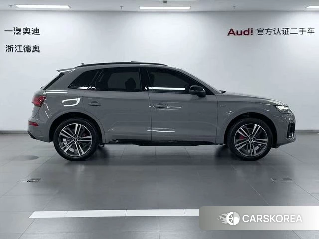 Audi Q5L 2025 Темно-серый из Китая