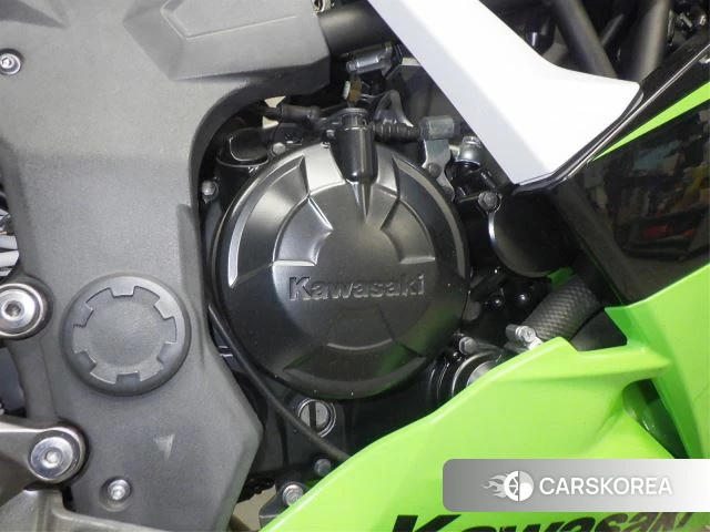 Engine photo