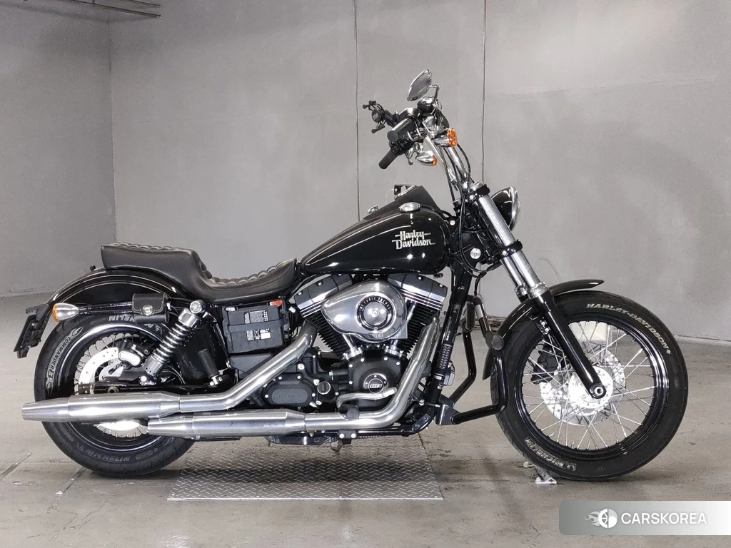 Проданный Harley-Davidson Dyna Street Bob FXDB1690 2017 из Японии
