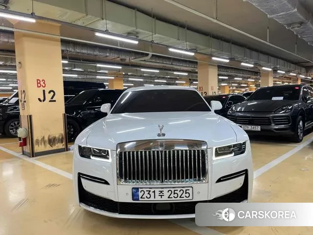 Rolls-Royce Ghost 2nd Generation 2023 Белый из Кореи