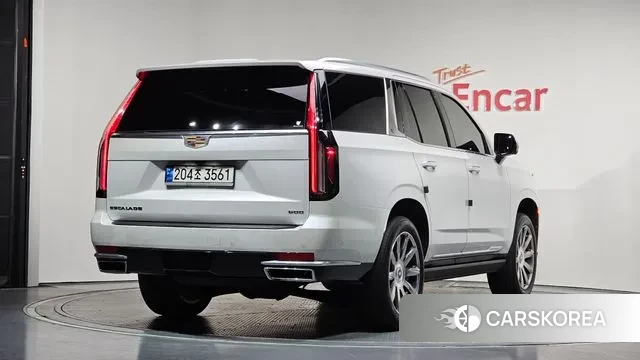 Cadillac Escalade 5th Generation 2023 Белый из Кореи
