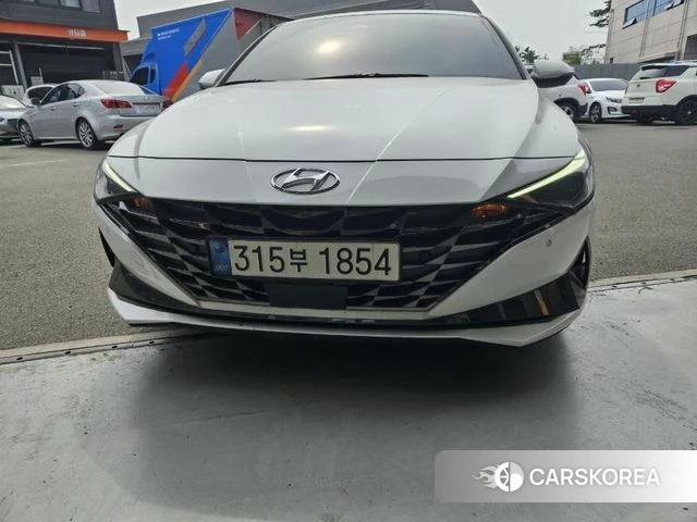 Hyundai Avante Hybrid (CN7) 2021 Белый из Кореи