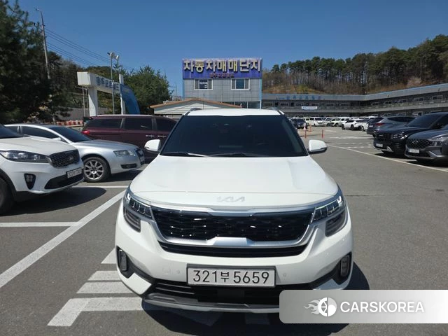 Kia Seltos 2022 Белый из Кореи