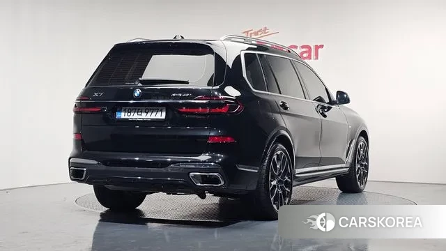 BMW X7 (G07) 2025 Черный из Кореи