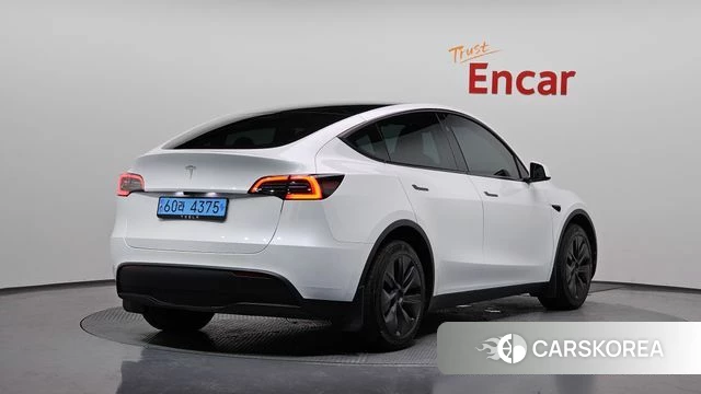 Tesla Model Y 2024 Белый из Кореи