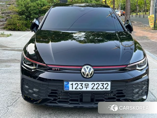 Volkswagen Golf 8th Generation 2025 Черный из Кореи