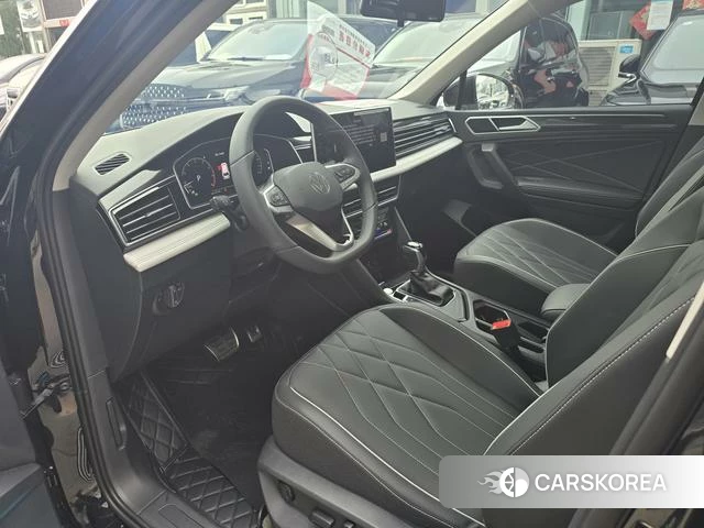 Volkswagen Tiguan L 2025 Черный из Китая