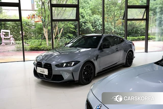 BMW M4 2024 Темно-серый из Китая