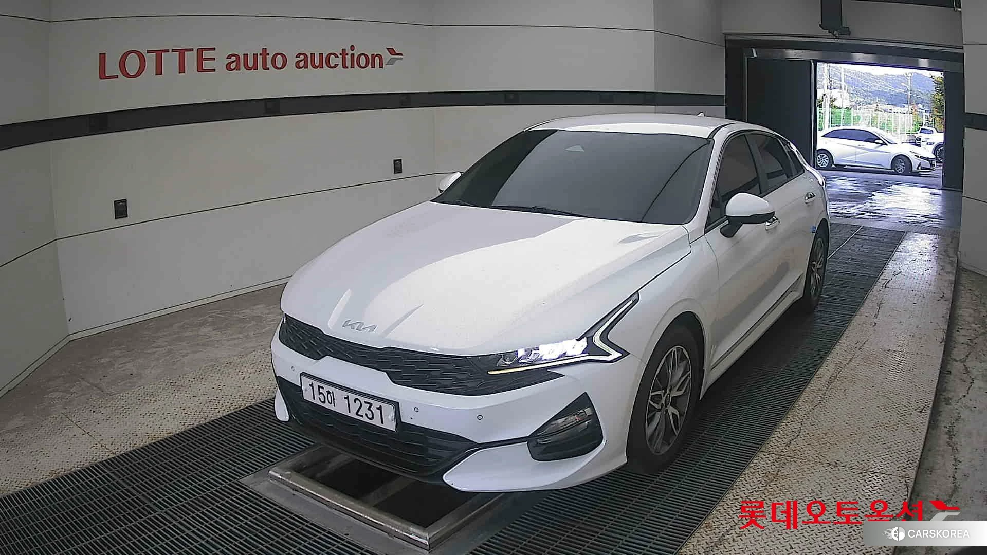 Kia K5 2022 Snow White Pearl (optional) из Кореи