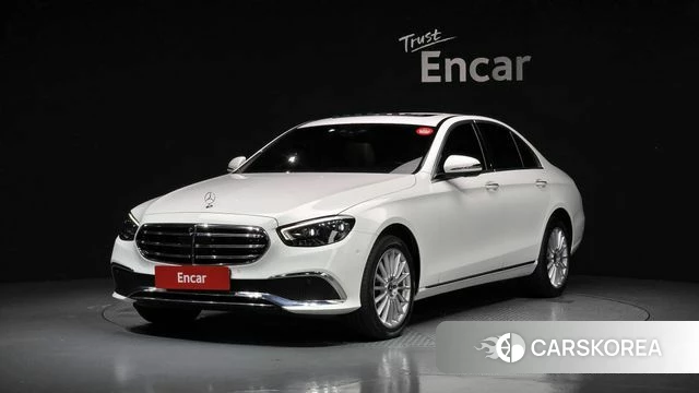 Mercedes-Benz E-Class W213 2022 Белый из Кореи