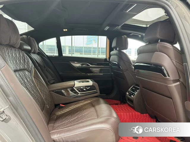 BMW 7 series 2021 Темно-серый из Китая
