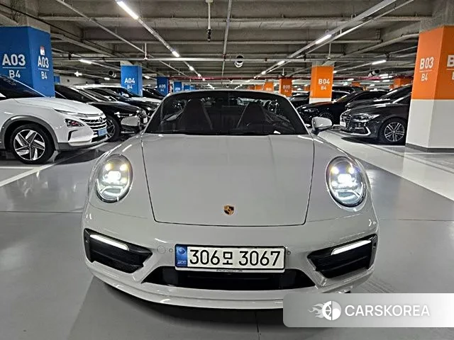 Porsche 911(992) 2021 Серебристо-серый из Кореи