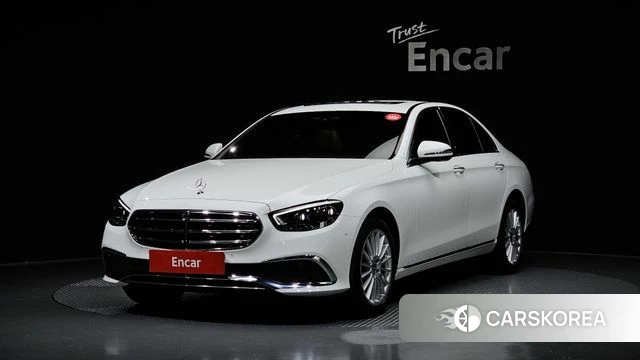 Mercedes-Benz E-Class W213 2023 Белый из Кореи