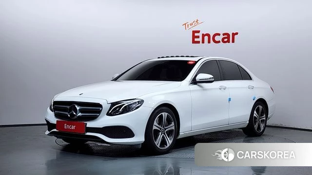 Mercedes-Benz E-Class W213 2019 Белый из Кореи