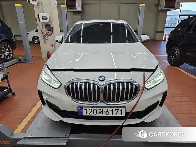 BMW 1 Series (F40) 2023 Белый из Кореи