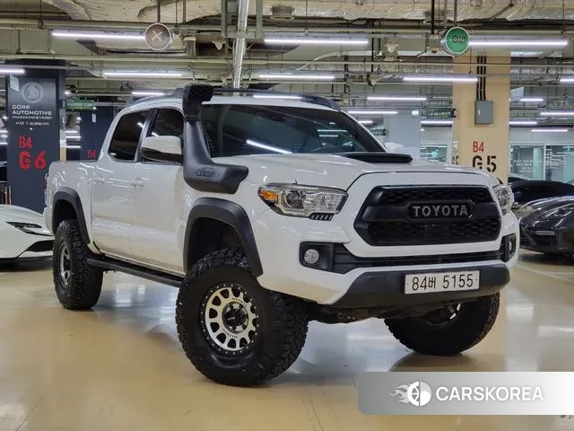 Toyota Tacoma 2018 Белый из Кореи